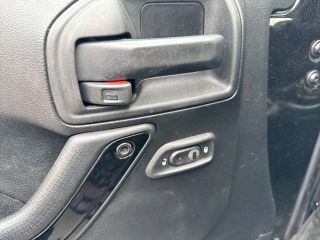 Used 2016 Jeep Wrangler Unlimited Sahara image 22