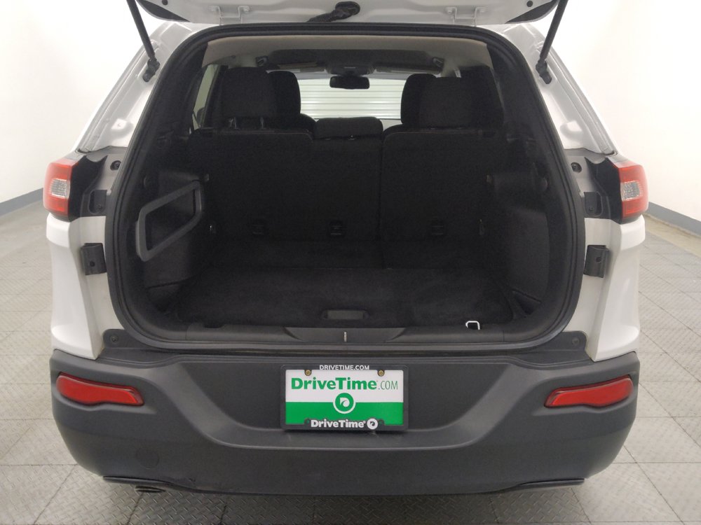 Used 2018 Jeep Cherokee Latitude w/ Altitude Package FWD image 29