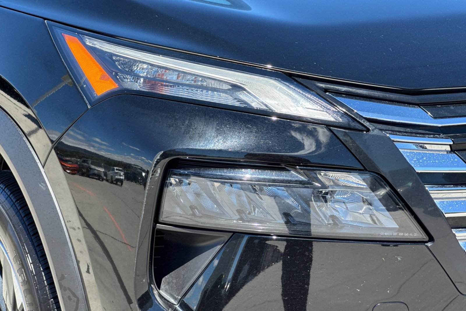 Used 2025 Nissan Rogue SV AWD/4WD image 12