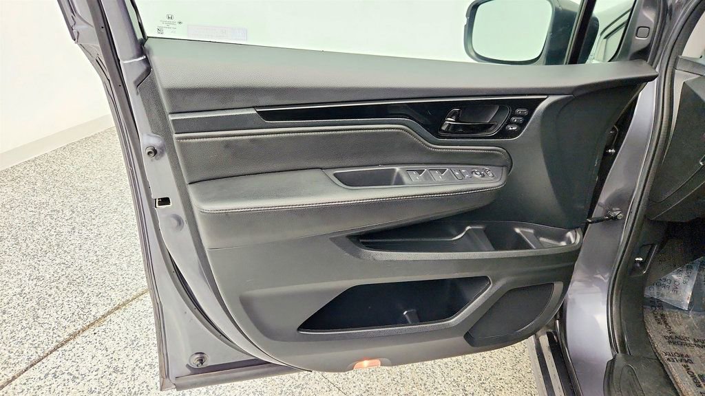 Used 2023 Honda Odyssey Touring image 11