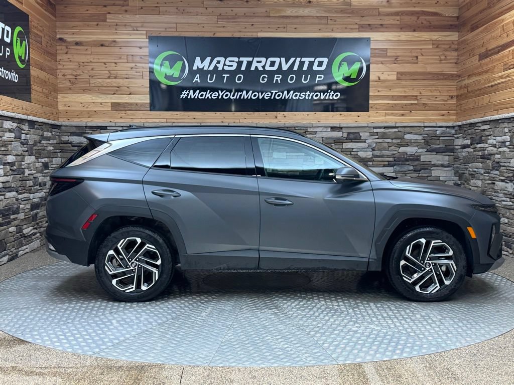 Used 2025 Hyundai Tucson Limited AWD/4WD image 16