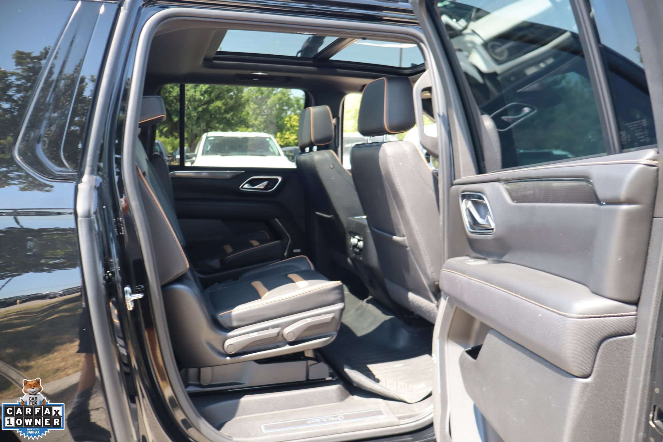 Used 2023 GMC Yukon XL AT4 AWD/4WD image 31