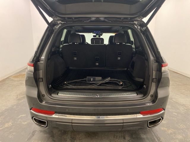 Used 2022 Jeep Grand Cherokee Overland w/ Luxury Tech Group IV image 32