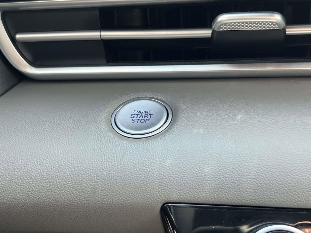 Certified 2025 Hyundai Elantra Hybrid FWD image 29