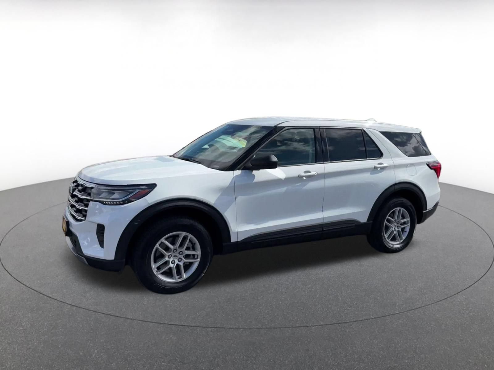 Used 2026 Ford Explorer Active AWD/4WD image 7