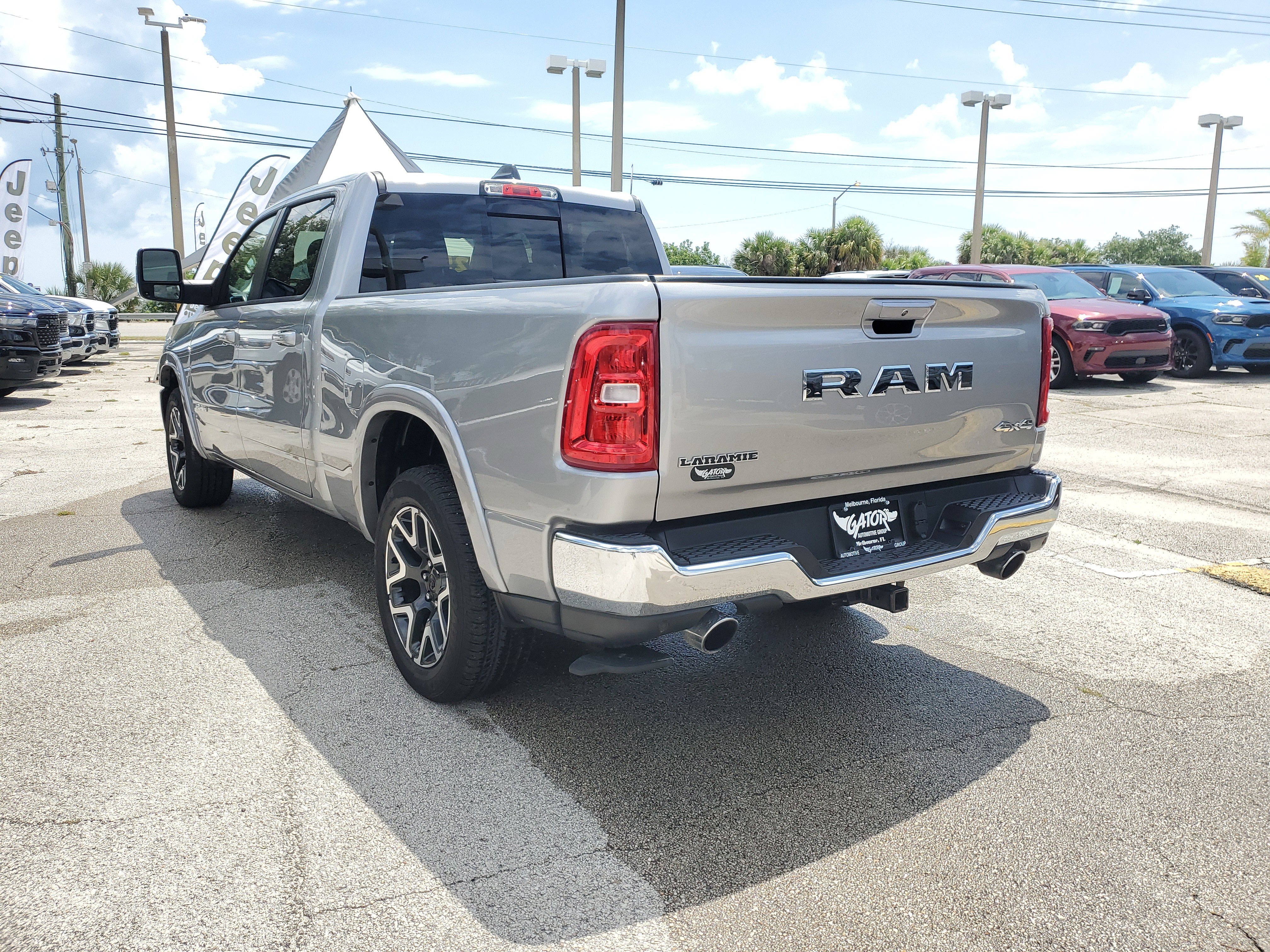 Used 2025 RAM 1500 Laramie AWD/4WD image 3