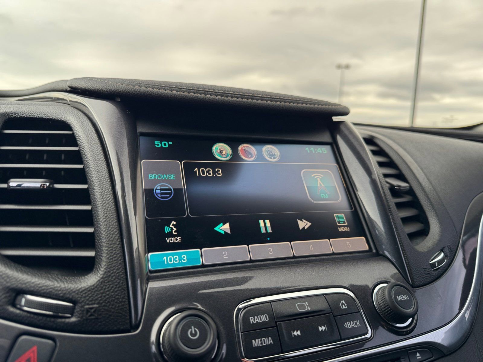 Used 2015 Chevrolet Impala LT w/ Convenience Package image 23