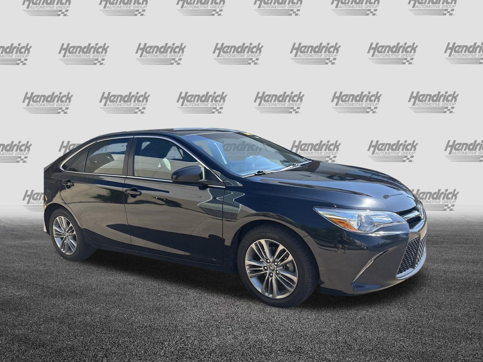 Used 2016 Toyota Camry SE FWD image 2