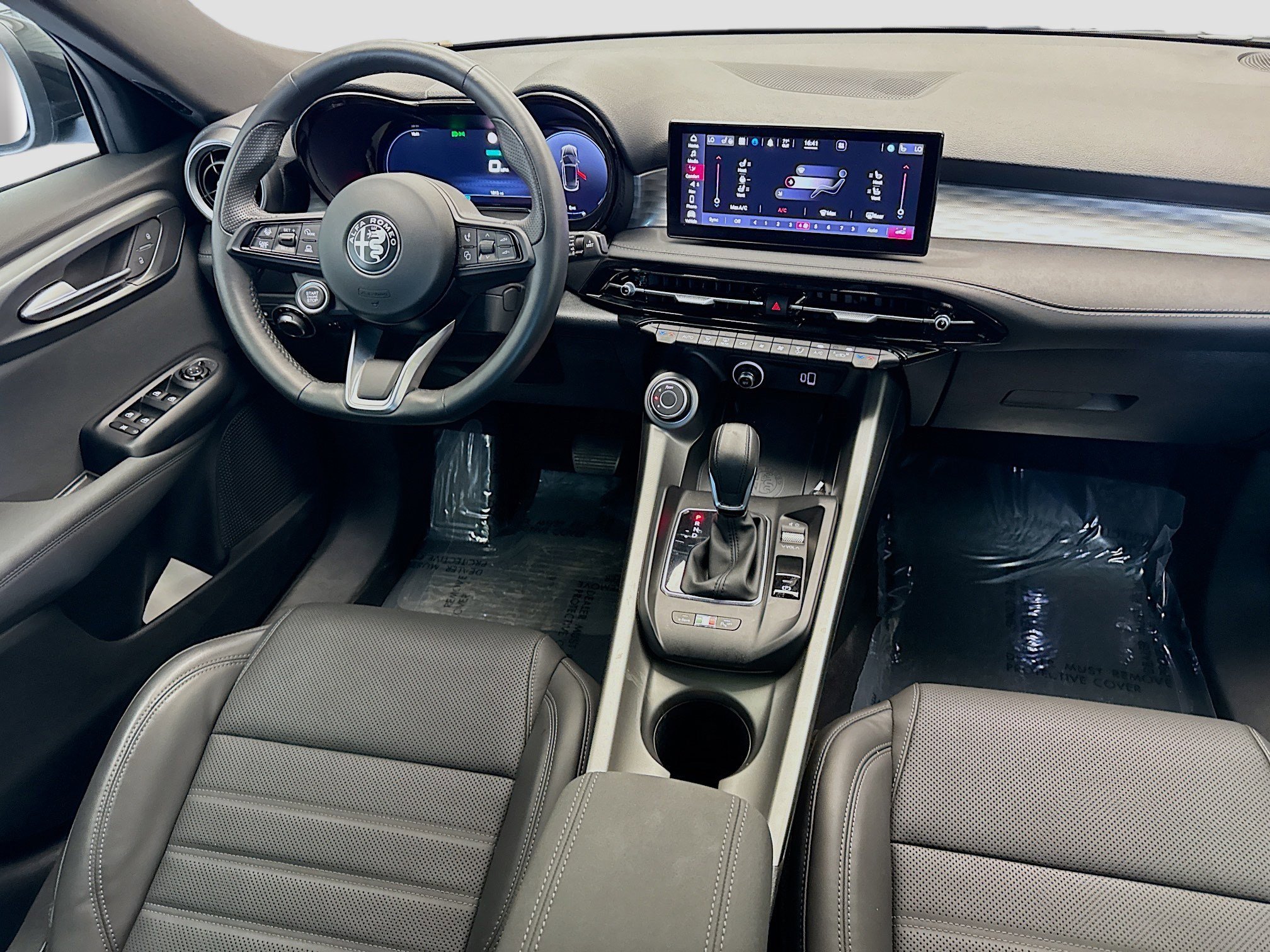 Used 2024 Alfa Romeo Tonale Ti w/ Active Assist Package image 13