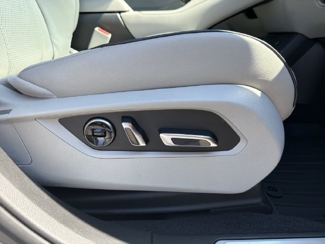 Used 2021 Acura RDX w/ Advance Package FWD image 17