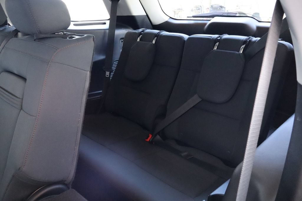 Used 2025 Ford Explorer Active RWD image 39