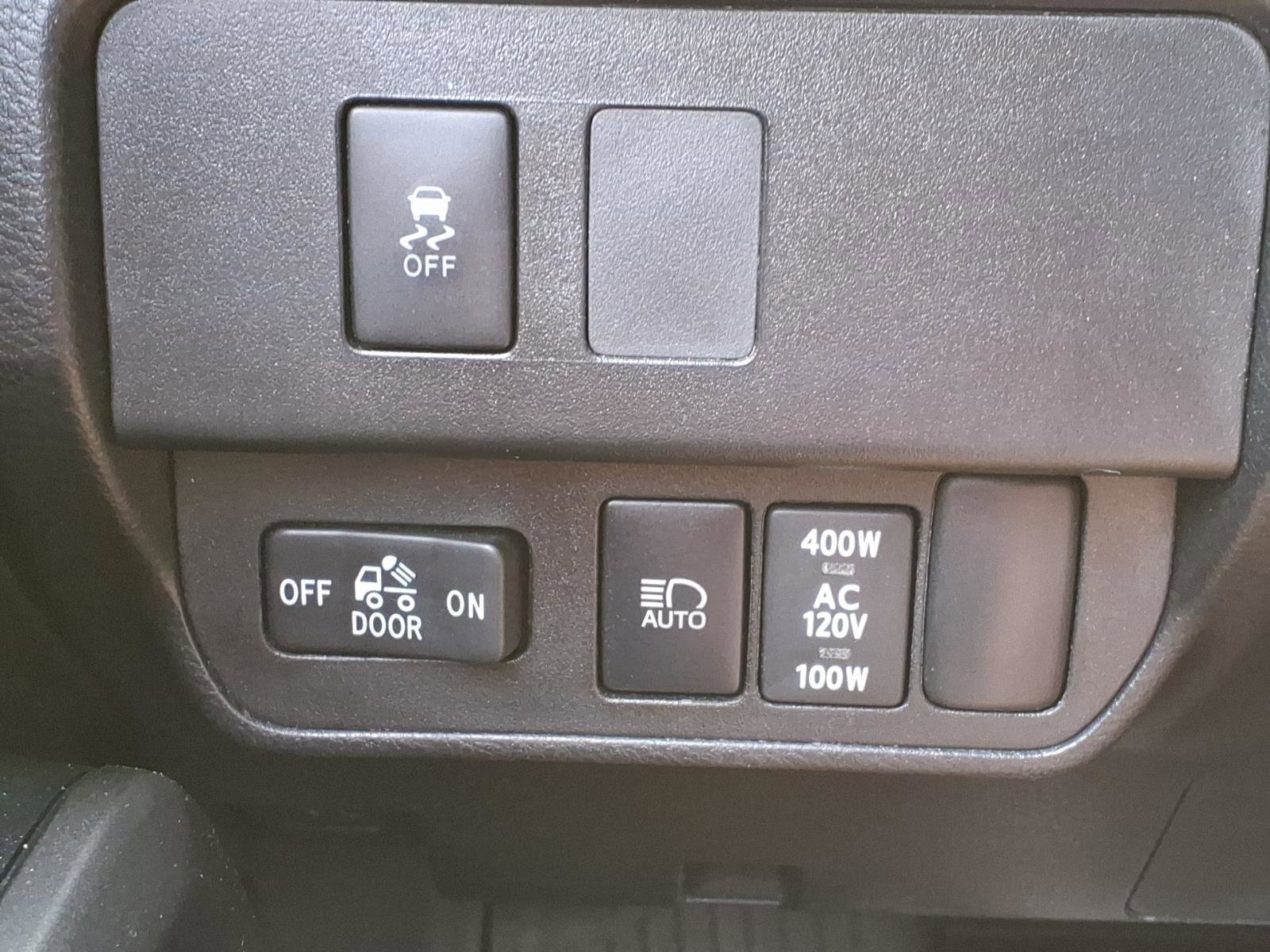 Used 2020 Toyota Tacoma TRD Off-Road w/ TRD Premium Off Road Package AWD/4WD image 30