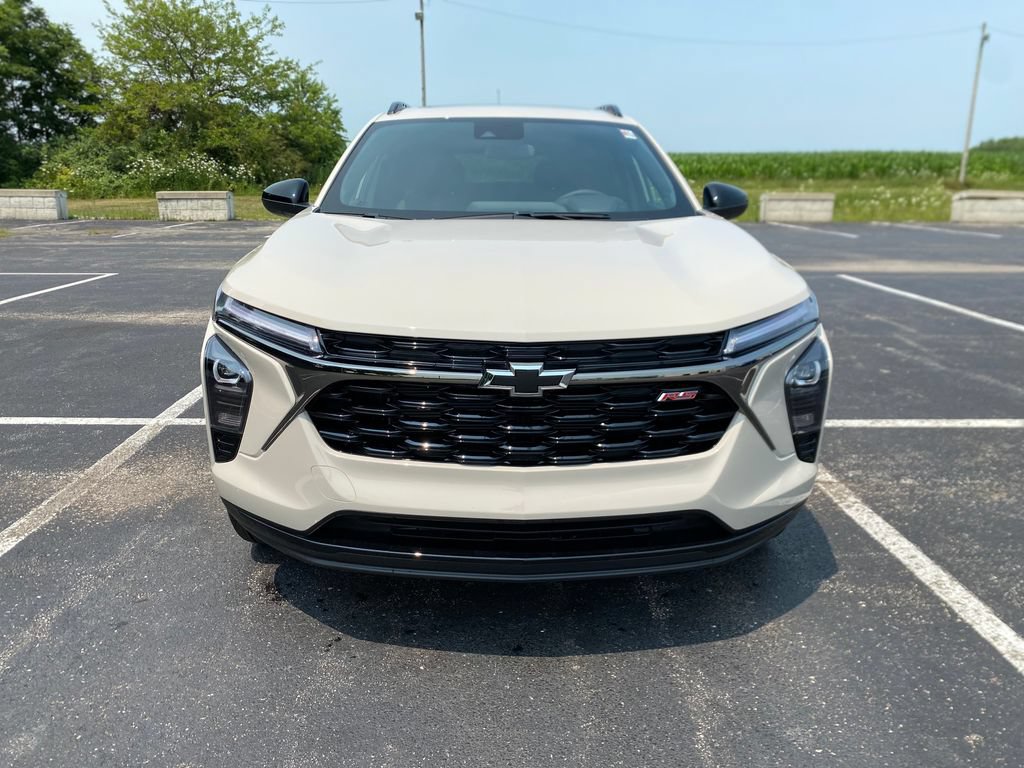 New 2026 Chevrolet Trax RS w/ Sunroof Package FWD image 2