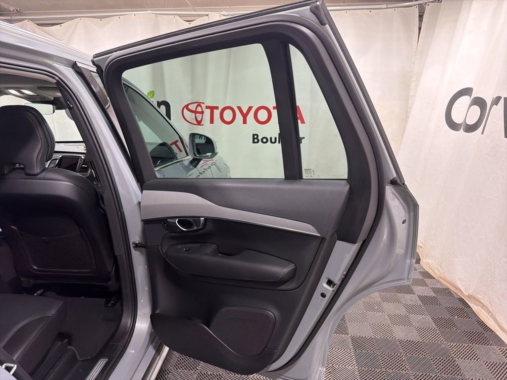 Used 2025 Volvo XC90 B5 Core AWD/4WD image 13