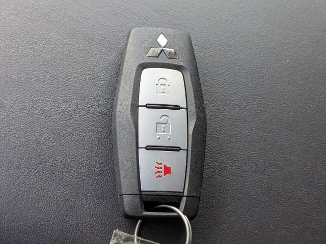 Used 2026 Mitsubishi Outlander ES FWD image 31