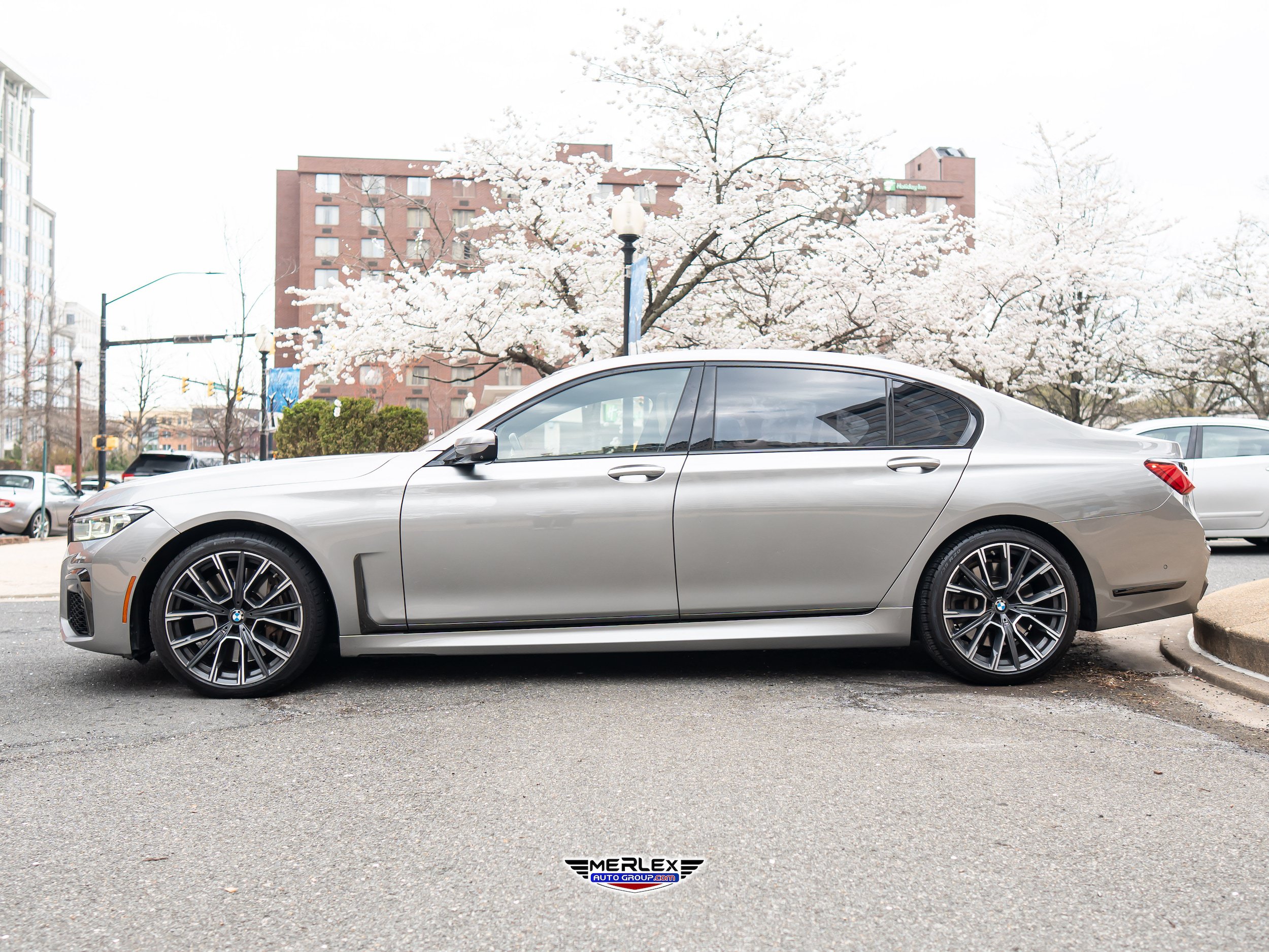 Used 2021 BMW 750i xDrive w/ M Sport Package AWD/4WD image 4