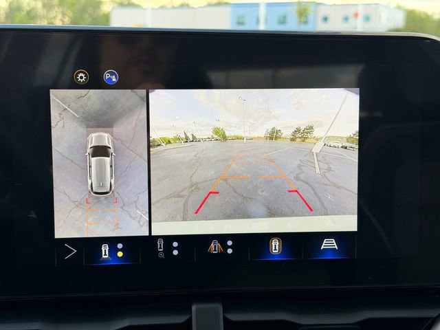 Used 2025 Chevrolet Equinox LT w/ Convenience Package II AWD/4WD image 38