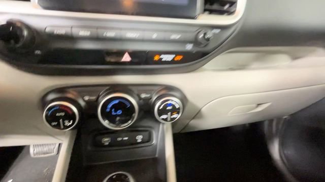 Used 2023 Hyundai Venue SEL FWD image 35