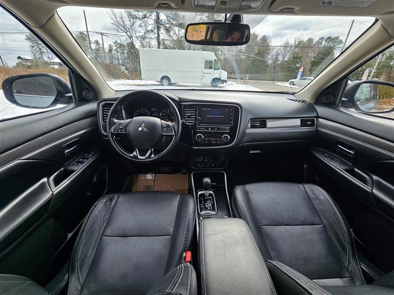 Used 2019 Mitsubishi Outlander SE image 9