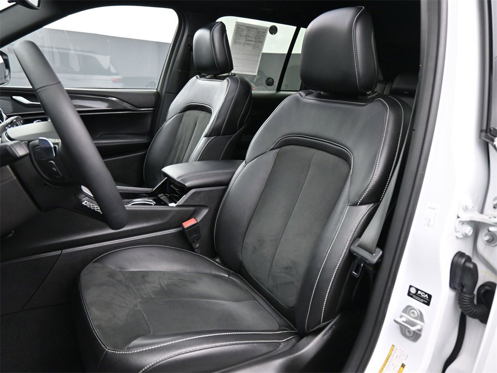 Used 2023 Jeep Grand Cherokee Altitude image 18