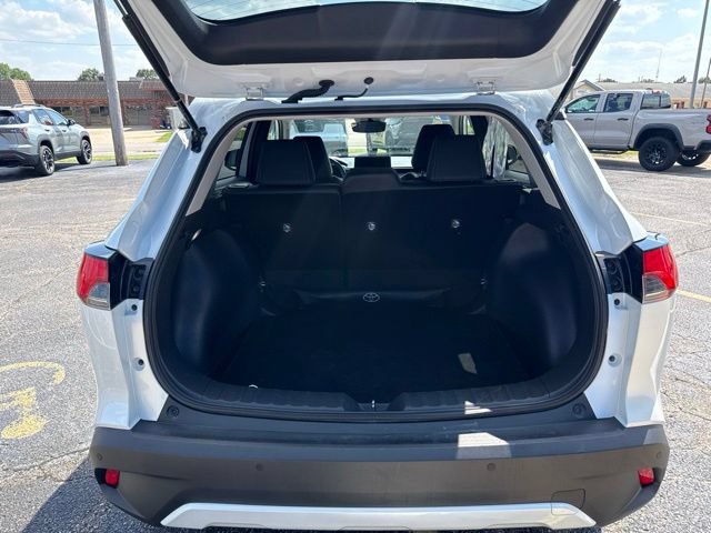 Used 2025 Toyota Corolla Cross XLE FWD image 18