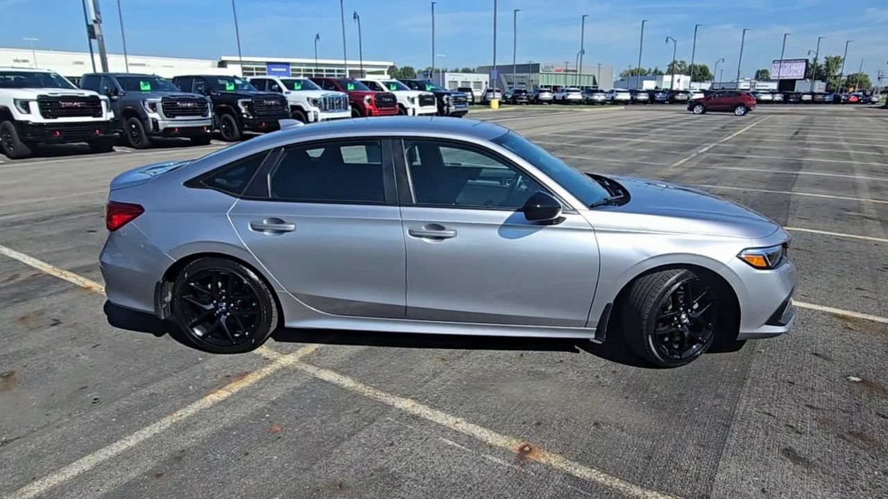 Used 2024 Honda Civic Sport image 10