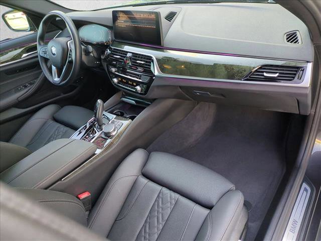 Used 2023 BMW 530e w/ Convenience Package image 22