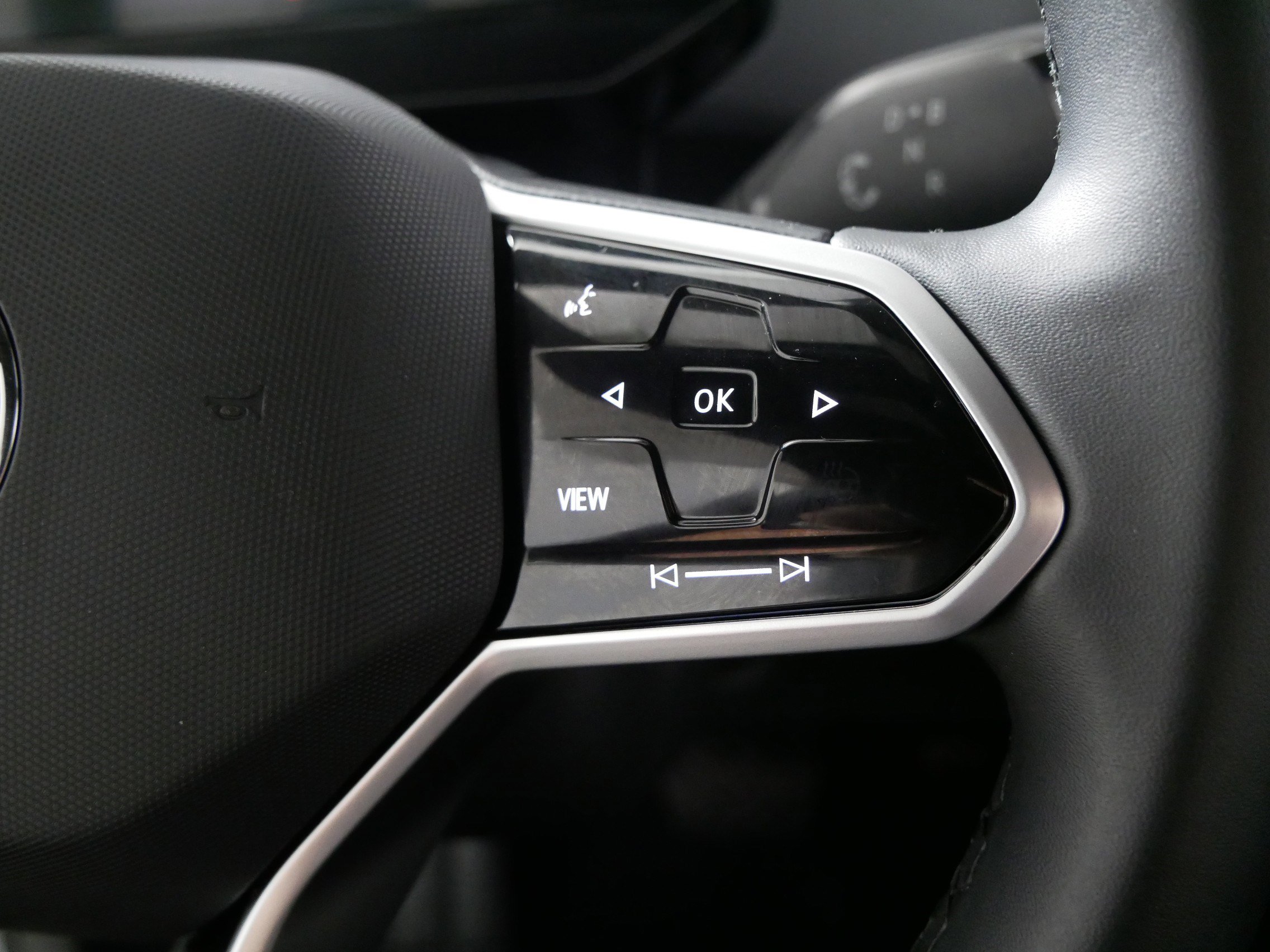 Used 2024 Volkswagen ID.4 Pro image 28