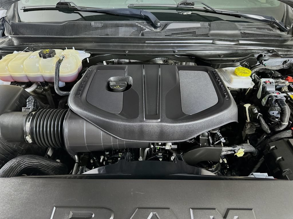 Used 2025 RAM 1500 Big Horn AWD/4WD image 40