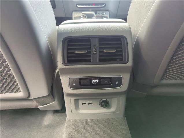 Used 2020 Audi Q5 e Prestige w/ Prestige Package image 22