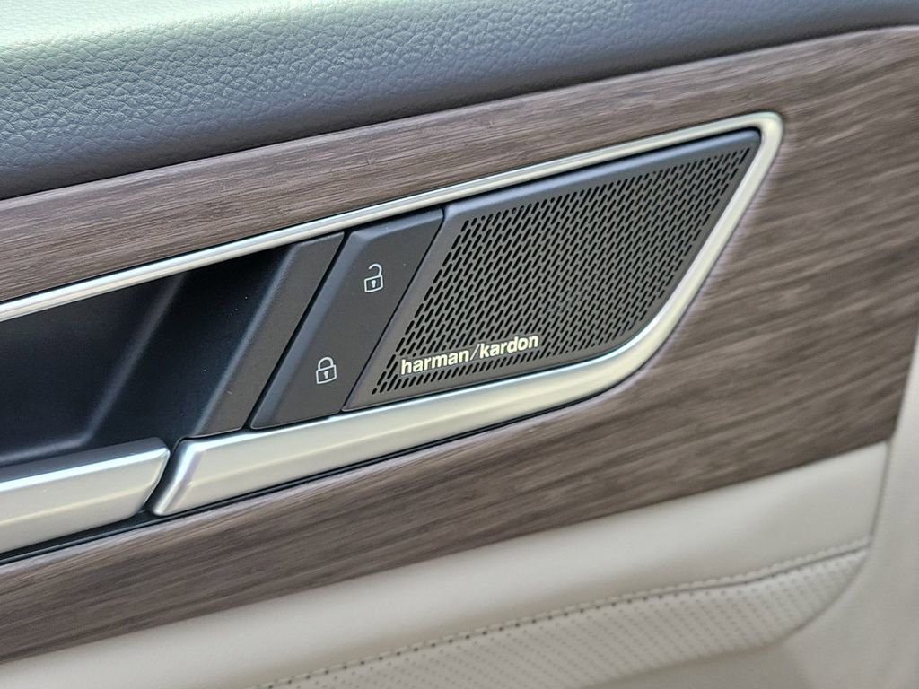 Certified 2026 Volkswagen Atlas SEL Premium R-Line AWD/4WD image 19