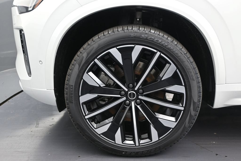 New 2026 Volvo XC90 T8 Plus AWD/4WD image 9