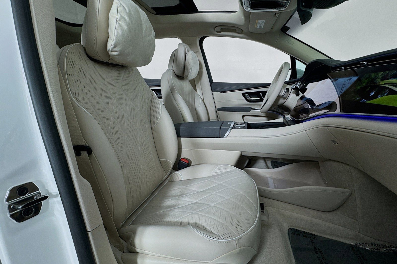 New 2026 Mercedes-Benz EQS 550 4MATIC SUV image 6