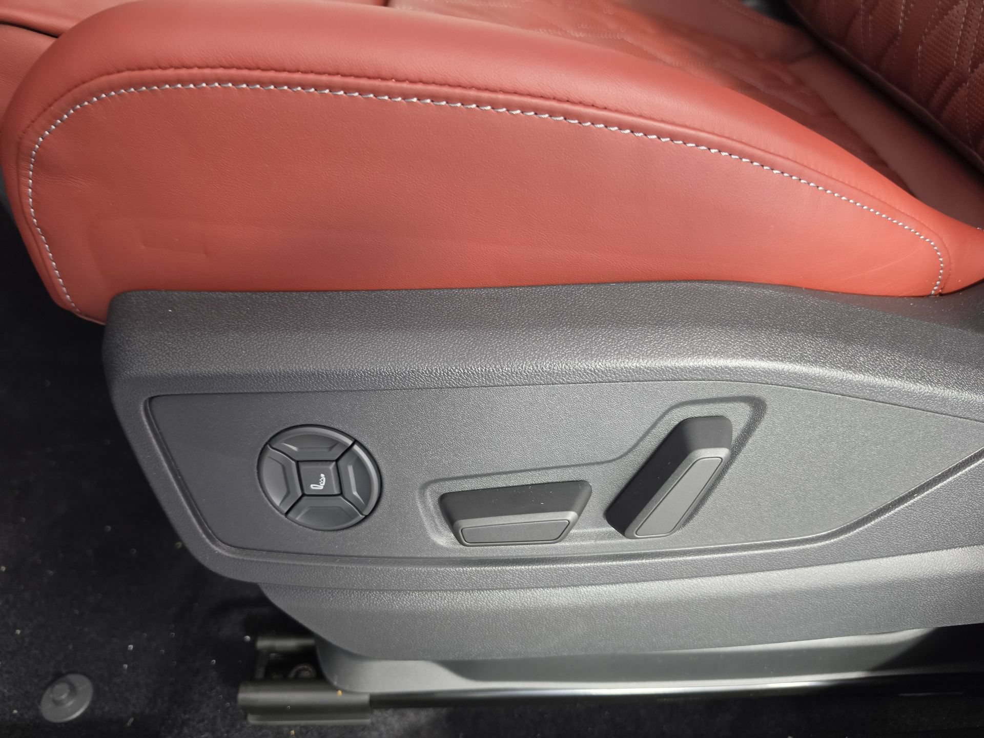 New 2026 Audi SQ5 Premium Plus AWD/4WD image 19