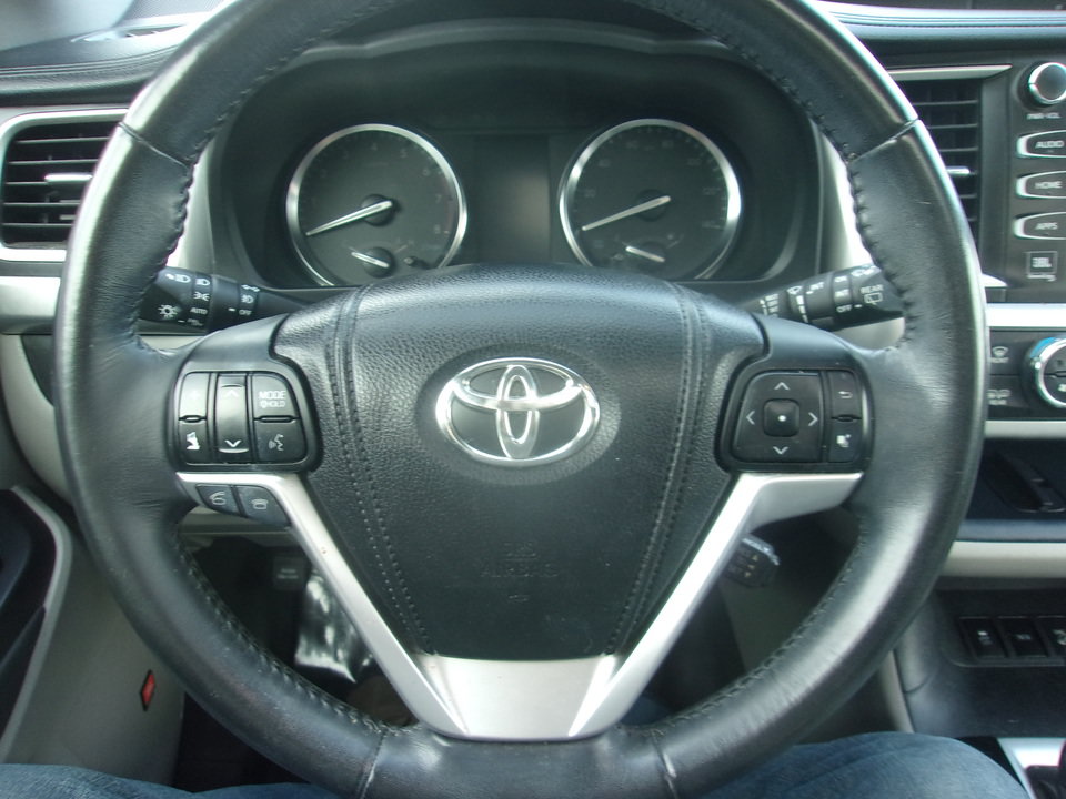 Used 2014 Toyota Highlander Limited AWD/4WD image 10