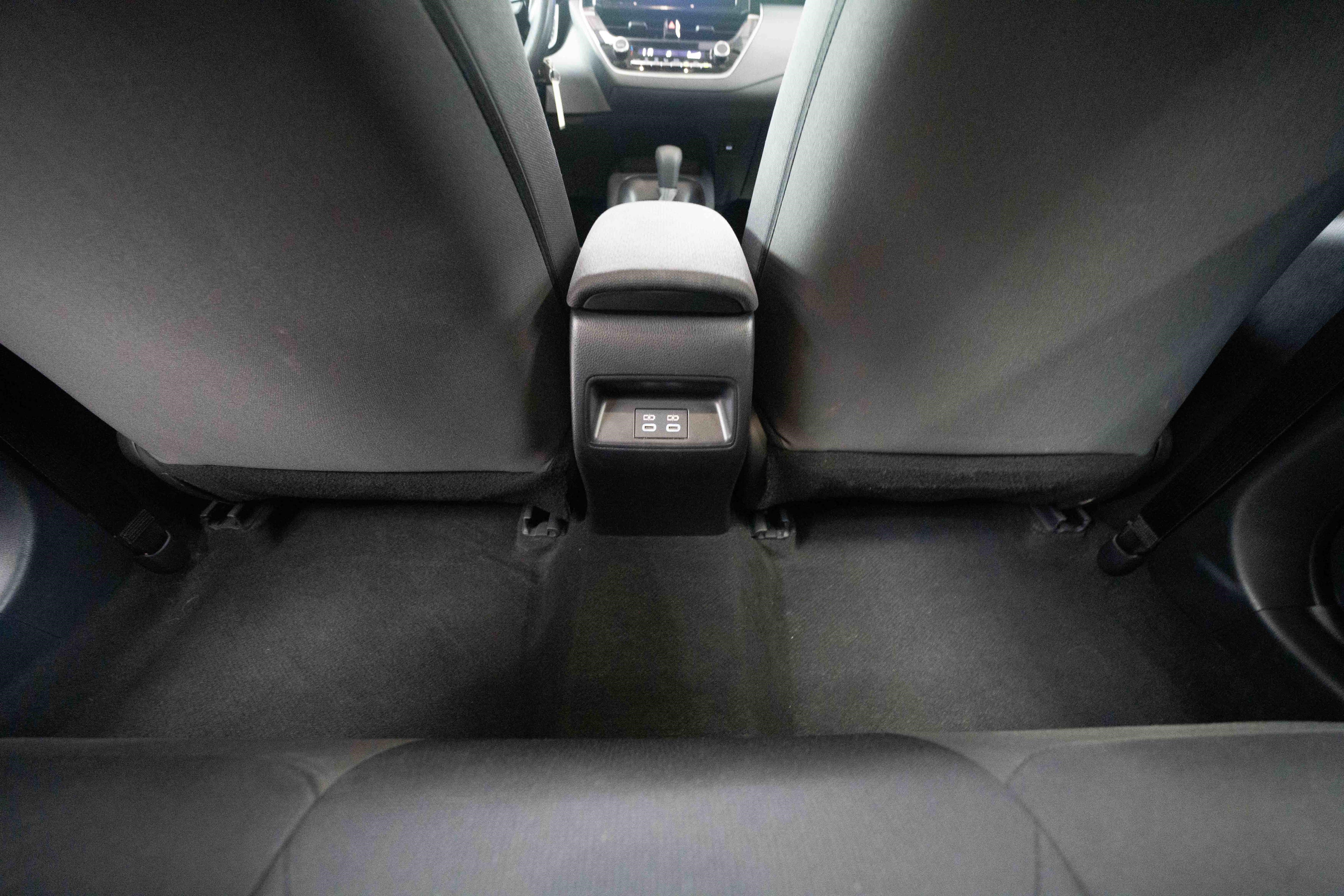 Used 2025 Toyota Corolla LE FWD image 22