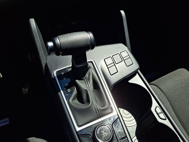 Used 2025 Kia Sportage LX image 9