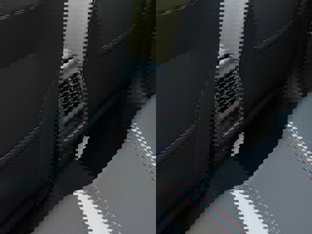 New 2025 Volkswagen GTI SE image 31