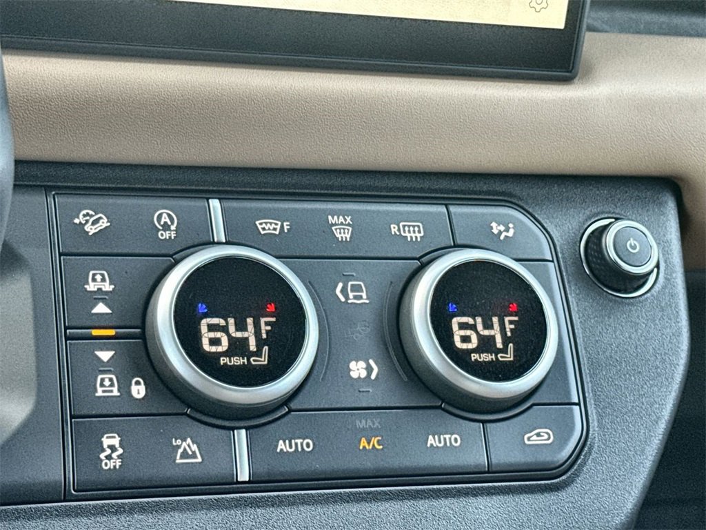 Used 2025 Land Rover Defender 110 X-Dynamic SE image 26