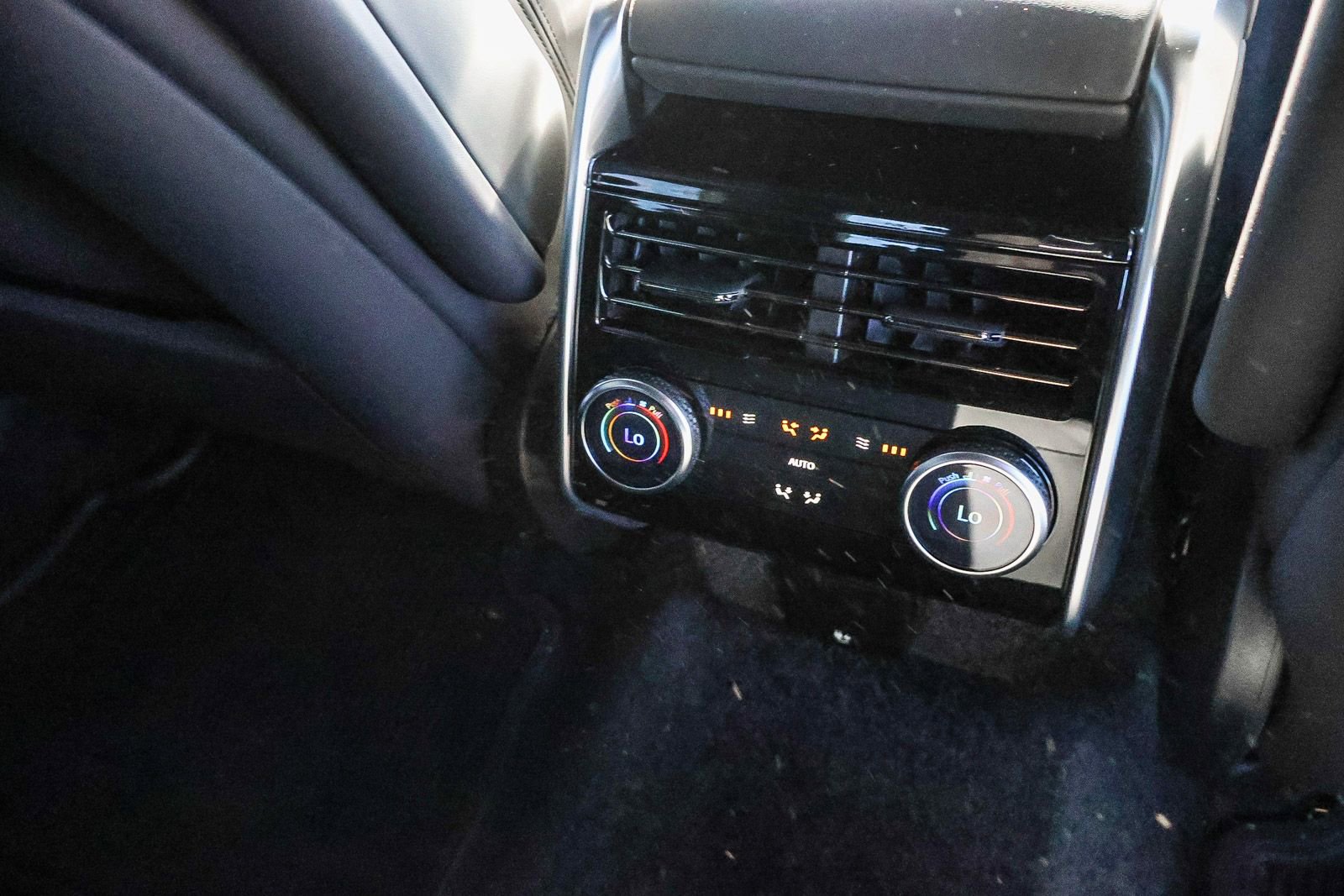 New 2026 Land Rover Range Rover SE image 22