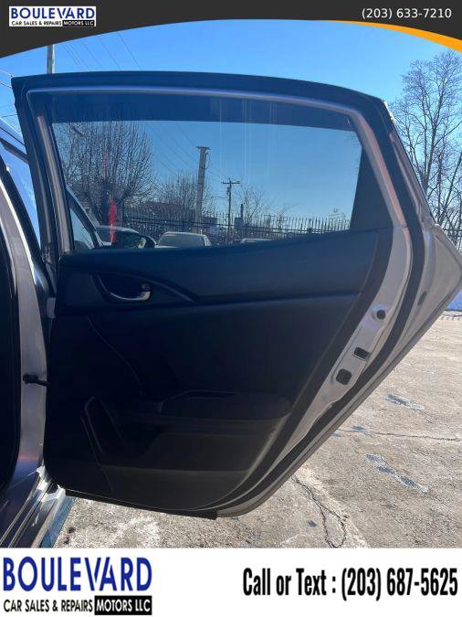 Used 2018 Honda Civic Sport image 12