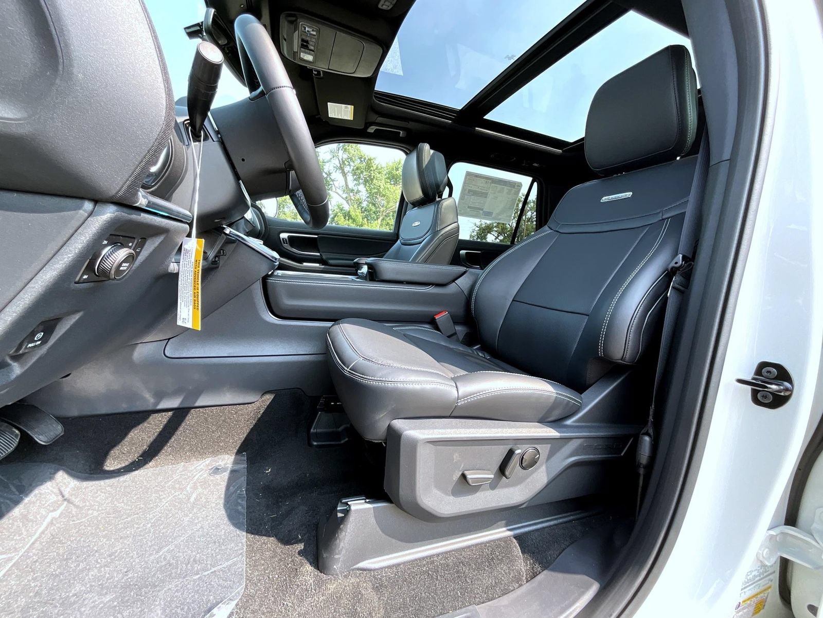 New 2027 Ford Expedition Platinum w/ Stealth Appearance Package AWD/4WD image 13