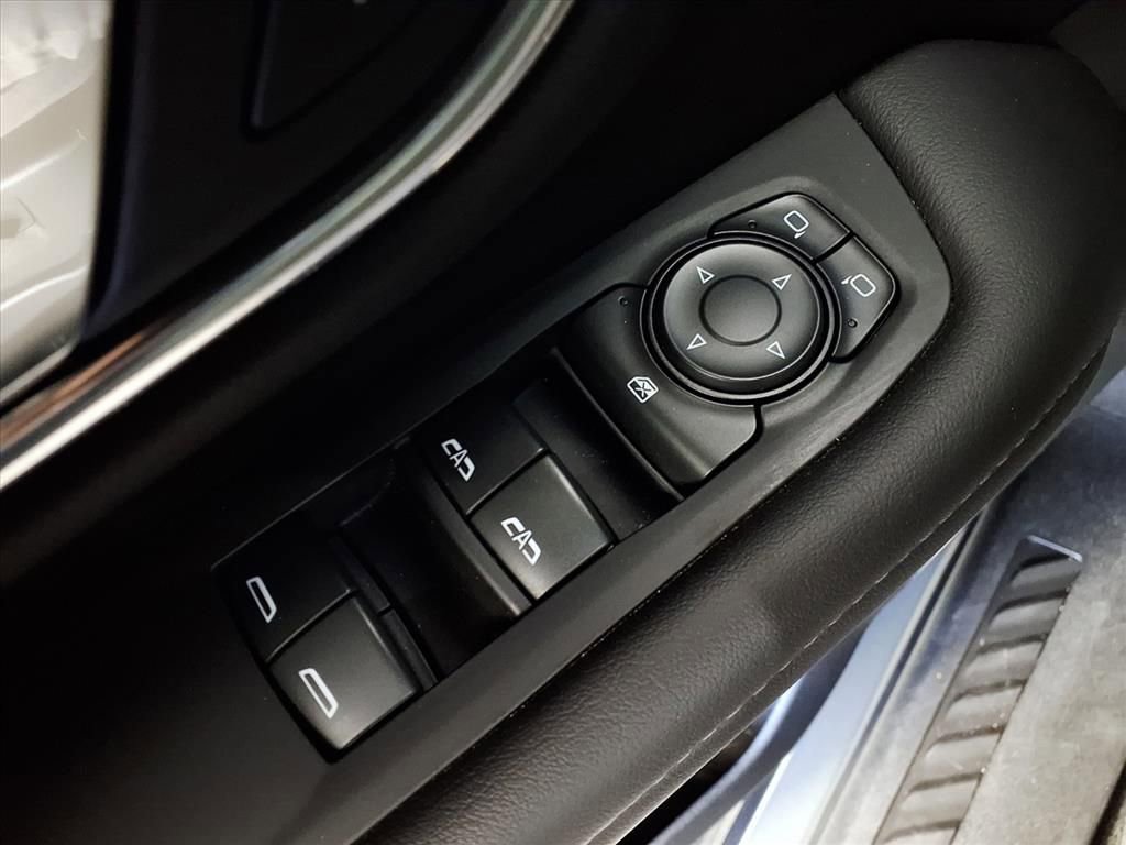 Used 2023 Chevrolet Suburban LS image 25