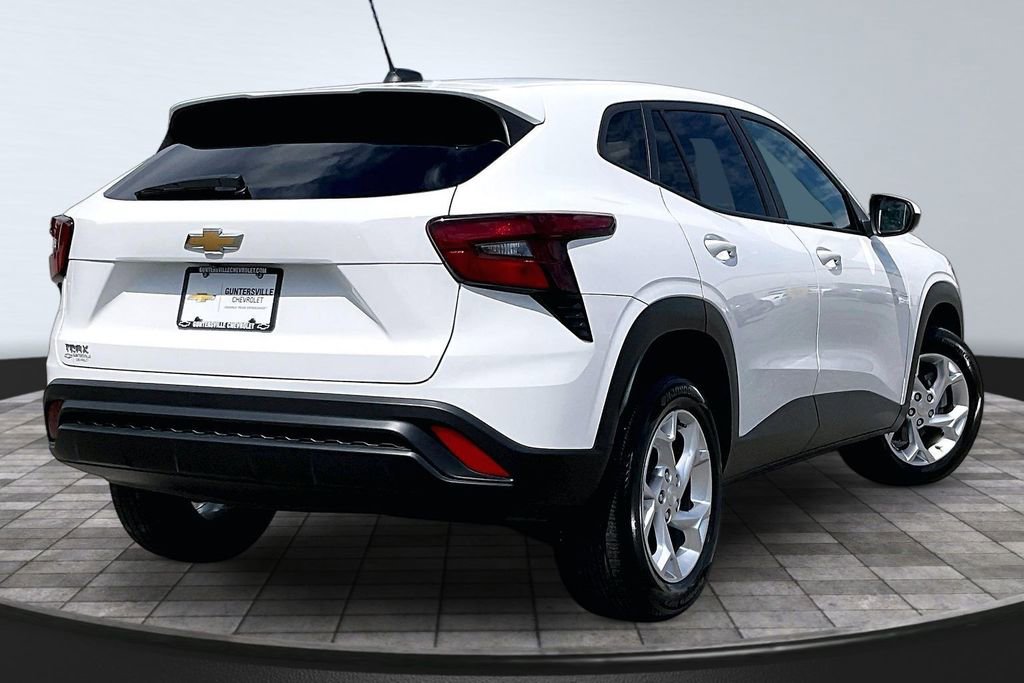 Used 2024 Chevrolet Trax LS w/ LS Convenience Package FWD video 2