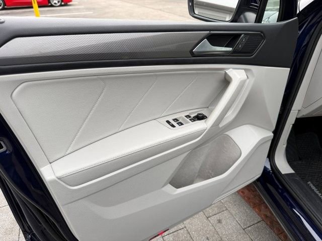 Certified 2023 Volkswagen Tiguan SE image 9