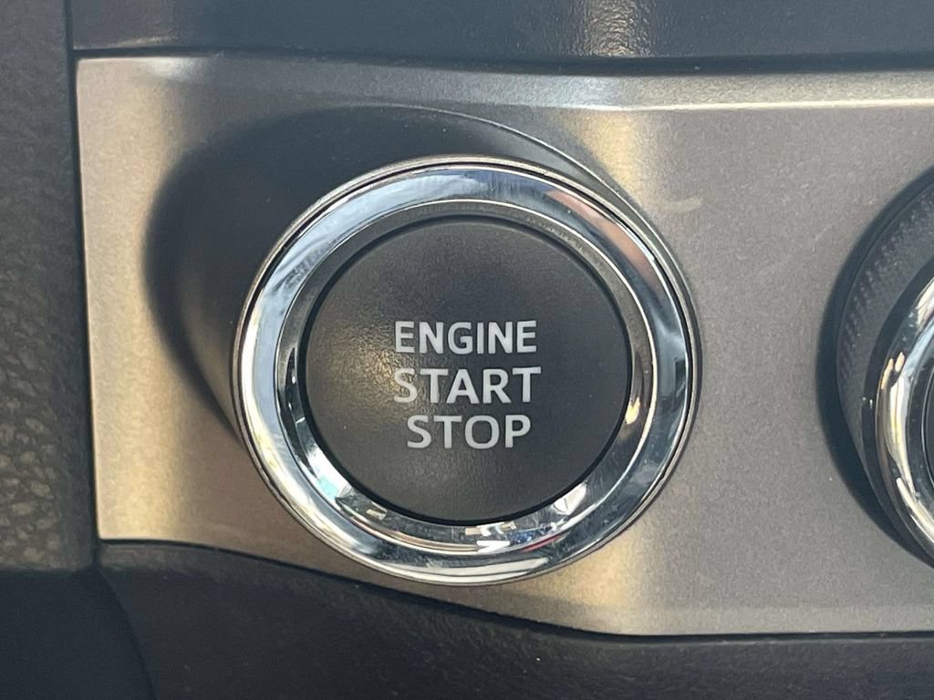 Used 2020 Toyota Tacoma Limited AWD/4WD image 27