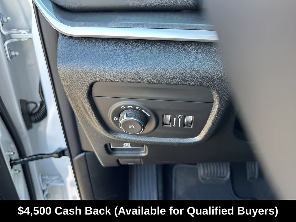 New 2026 Jeep Grand Cherokee Limited w/ Limited Altitude Package AWD/4WD image 31