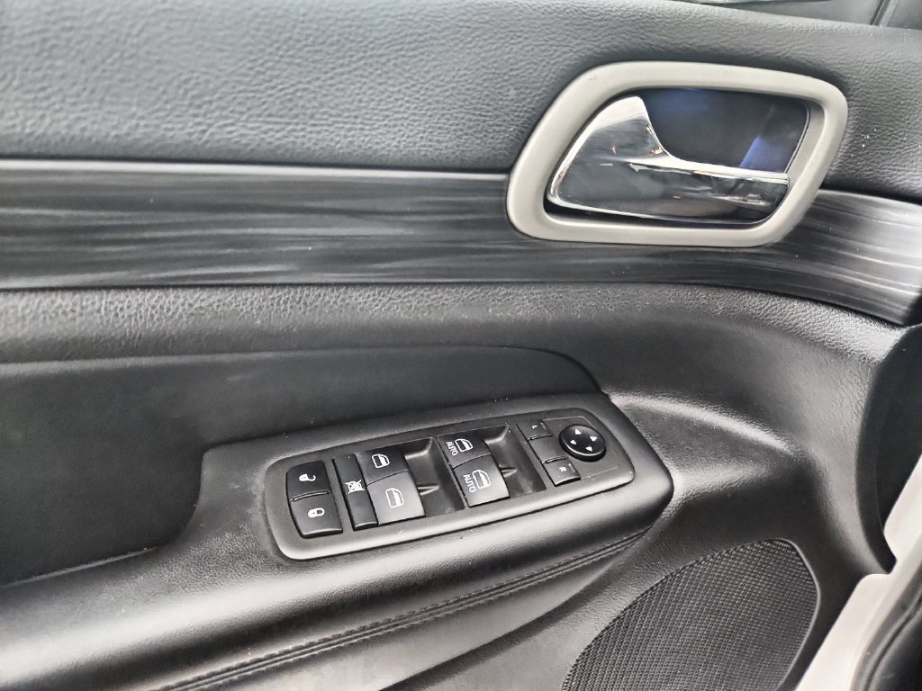 Certified 2021 Jeep Grand Cherokee Laredo AWD/4WD image 23