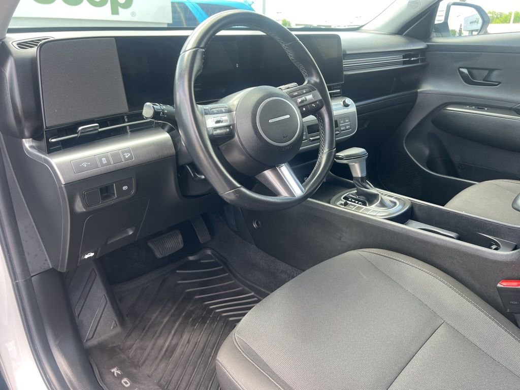 Used 2025 Hyundai Kona SEL AWD/4WD image 26