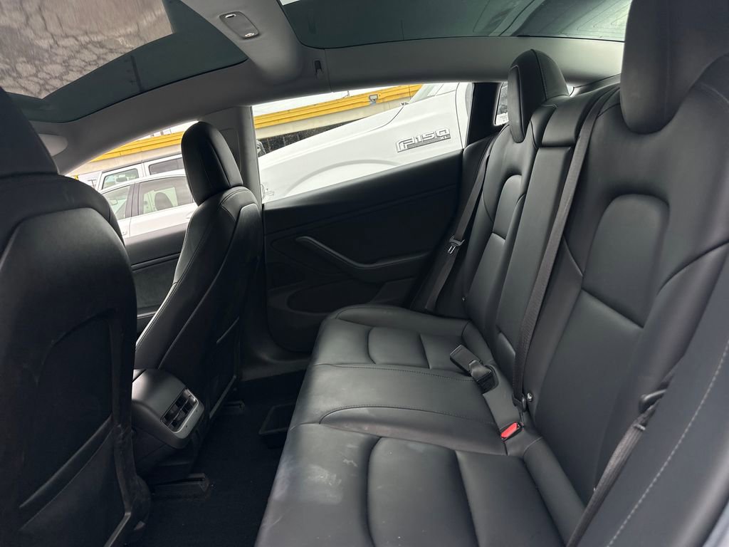 Used 2018 Tesla Model 3 Long Range image 14